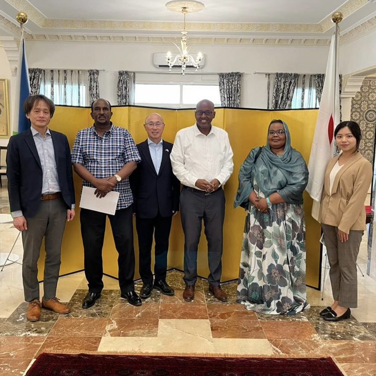 amb_japon_dj's tweet photo. Nous avons eu des discussions intéressantes avec l’équipe de «La Nation» sur des sujets comme les relations bilatérales, les éditoriaux de ces derniers jours et la situation géostratégique régionale de chacun.
#Djibouti🇩🇯 #Japon🇯🇵 #LaNation https://t.co/jKELtginDi