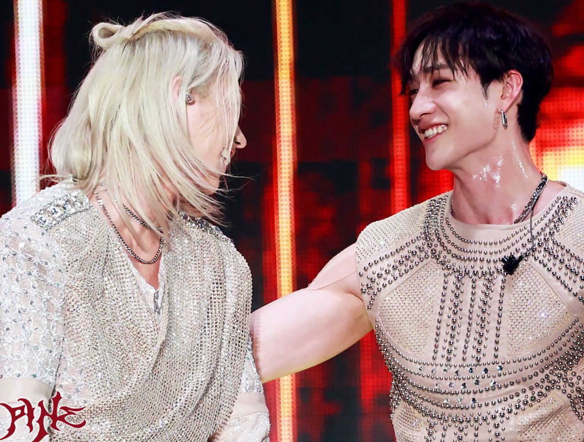 plumpfreckles's tweet image. two povs of the same fondness