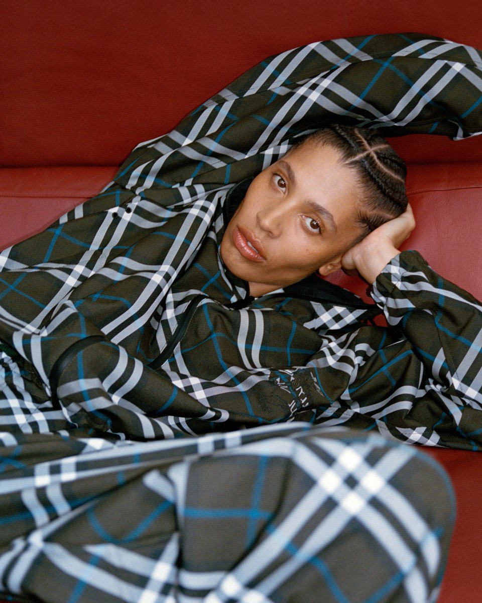 Burberry's tweet photo. Introducing the new Burberry Classics, wardrobe foundations in seasonal Burberry Check

https://t.co/OLMS8uXMYE https://t.co/5YPJJkVYan