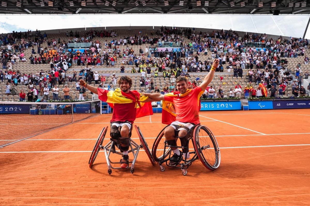 Daniel Caverzaschi (@danicaver) on Twitter photo About last week… 🥲🙈💪
Medallista en Paris 2024. Cúantas emociones. Qué semana y qué año está siendo.
Gracias a mis sponsors, a mi equipo, a mi gente y a todos vosotros que creísteis en mí. Y por supuesto al compi <a href="/tindelapuente/">Martin de la Puente</a> . Iremos a por más. About last week… 🥲🙈💪
Medallista en Paris 2024. Cúantas emociones. Qué semana y qué año está siendo.
Gracias a mis sponsors, a mi equipo, a mi gente y a todos vosotros que creísteis en mí. Y por supuesto al compi <a href="/tindelapuente/">Martin de la Puente</a> . Iremos a por más.