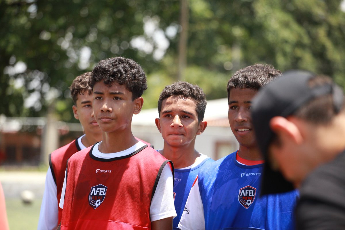 SomosAfel's tweet image. #SeleAFEL | 𝗦𝗘 𝗗𝗘𝗝𝗔 𝗧𝗢𝗗𝗢 en cada entrenamiento 
 🇱🇦

➡️ Juegos Nacionales @fvf_oficial

¡VAMOS, LARA! ♥️💙

⏳🍿🏆😮‍💨 

#SomosAFEL #TeamAFEL #ConElOrgulloDeSerLarense #TodosSomosAFEL