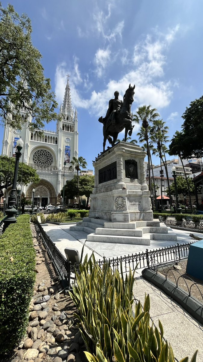 Postales de #Guayaquil 🩵 Parque Seminario