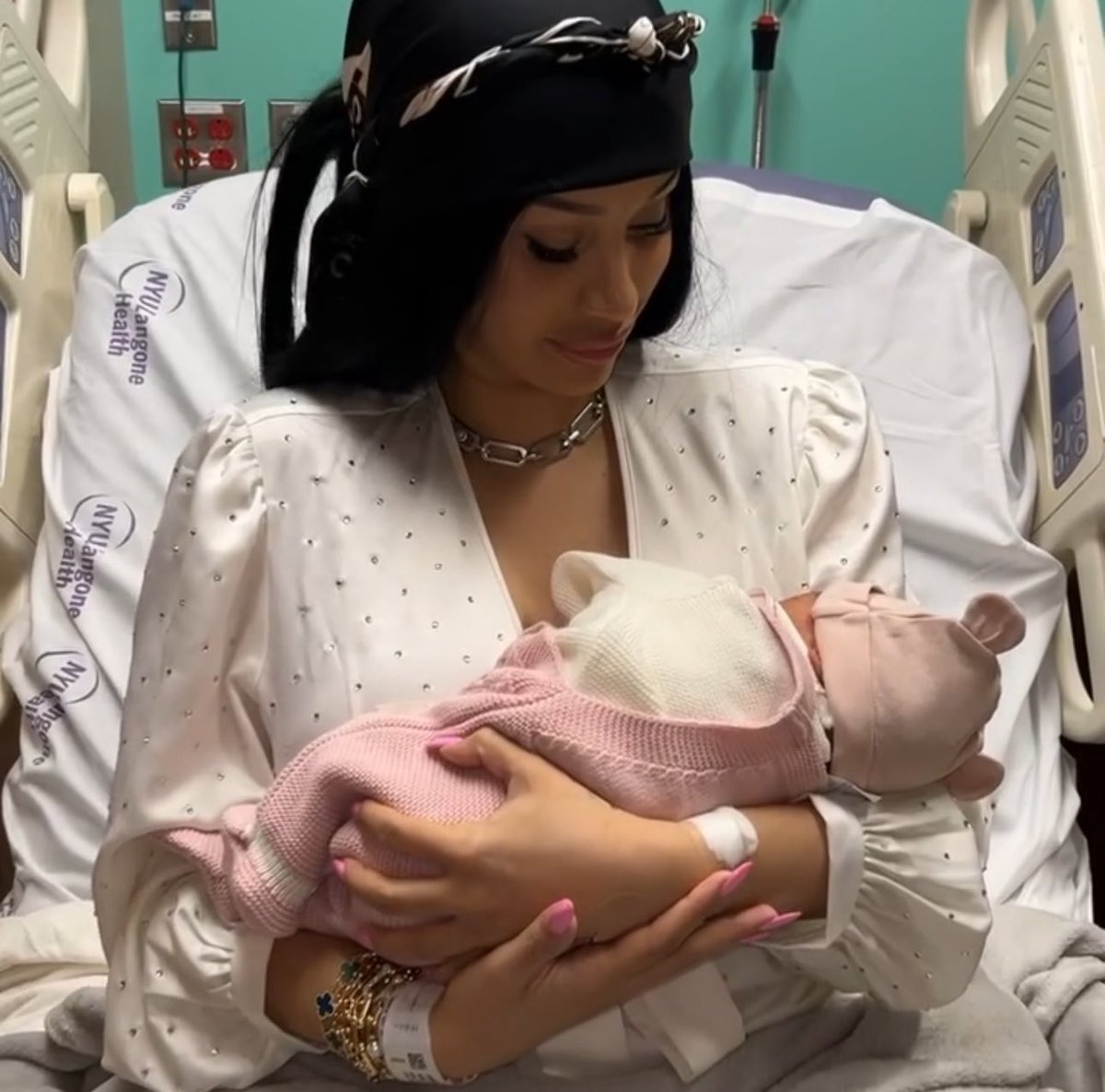 PhakamaniBengo's tweet image. Congratulations Cardi 💕💕💕