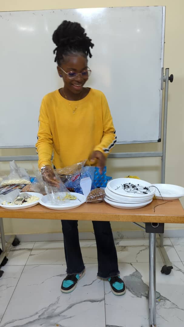 AGUI_FOUNDATION's tweet image. Commencer des le bas ages a le sinculquer des valeurs et surtout lapprentissage de quelque chose faite de leurs mains #HANDWORK #HANDCRAFT  c'est aussi ça  AGUI FOUNDATION pour le changement de vie et de mentalités
#EmpowerThem #Empowermentis2Key