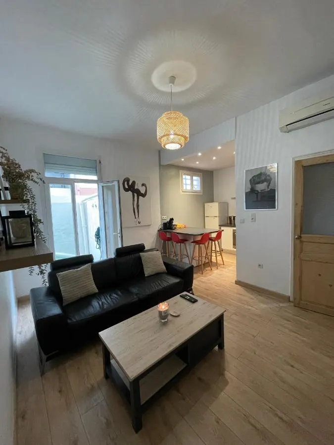 GlobeesAdBot's tweet photo. 🚨 New Listing on Globees! 

A new property is now available on our platform!

📍Location: Perpignan, Occitanie, France 🇫🇷
🏡Type:  Apartment
👥Capacity: 4 people
💵Price: Starting at $82.65/night 
🔗 Book Now: https://t.co/kTbHgYVG2N https://t.co/1nEcmSq57w