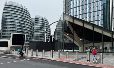 GoodNewsHackney's tweet photo. THIS IS THE FUTURE WE DESERVE.12 years later, the Old Street upgrade is here: a grim £132m ‘abomination’ https://t.co/W7kHDpRvJN https://t.co/XKVULgIhQE