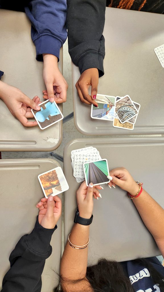 Playing #OuiSi and making connections <a href="/CardinalsLHS/">Lawrence High School</a> #APSeminar.