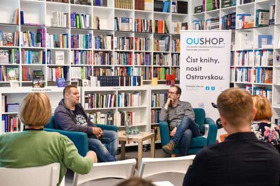 Ostravska_Uni's tweet image. 📖🍂 „Ženám žádný obor vědecký od přírody není uzavřen“ a Český bestiář Jiřího Padevěta v říjnu na @Ostravska_Uni! 🗓️

💬 Obě akce jsou otevřeny veřejnosti a zdarma – srdečně zveme!

ℹ️ alive.osu.cz/zveme-na-podzi…

#zenyvevede #nakladatelstviacademia #ostrava @NaklAcademia