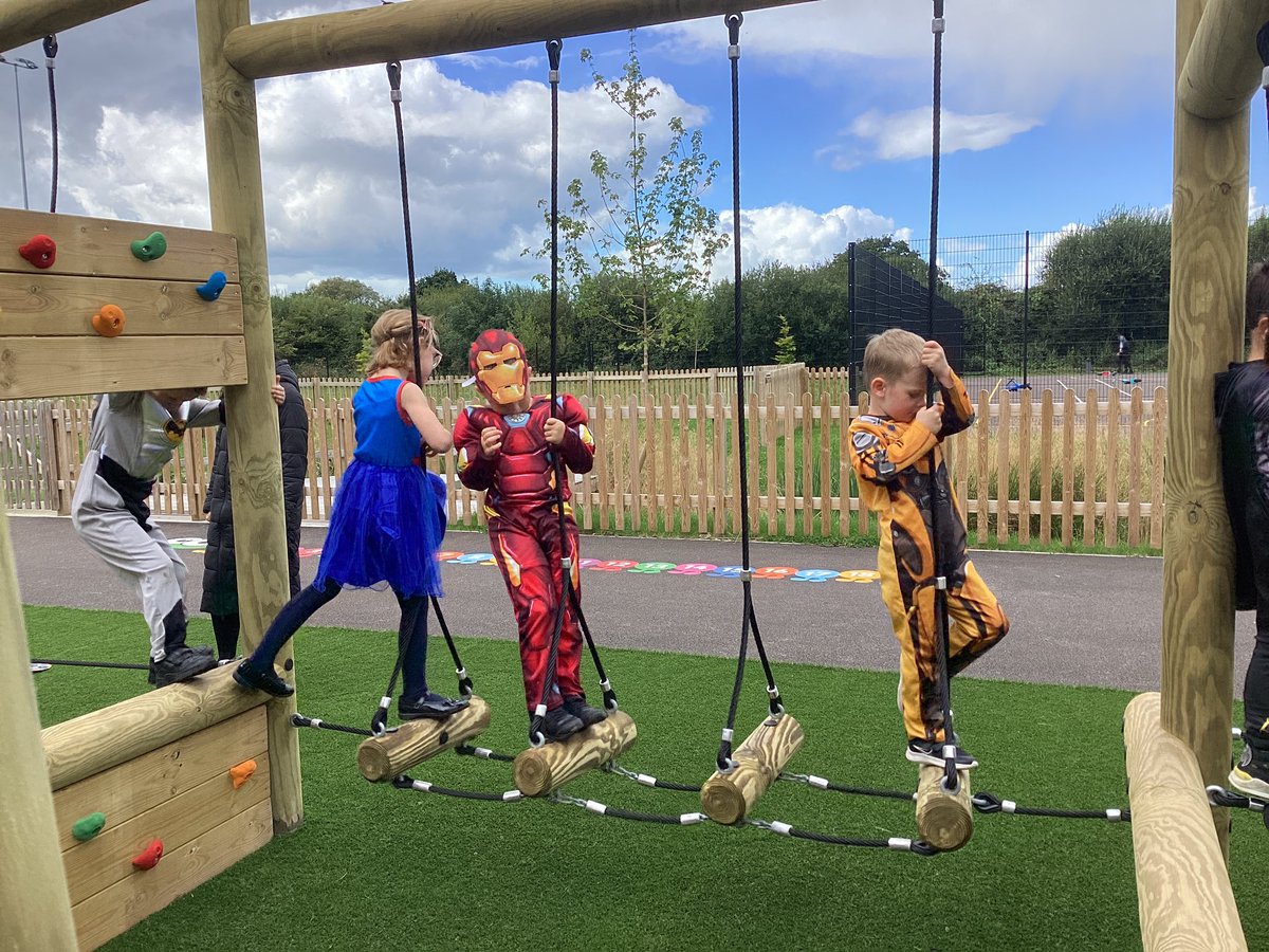 Cowbridge Lower School (Nursery-Y4) tweet media