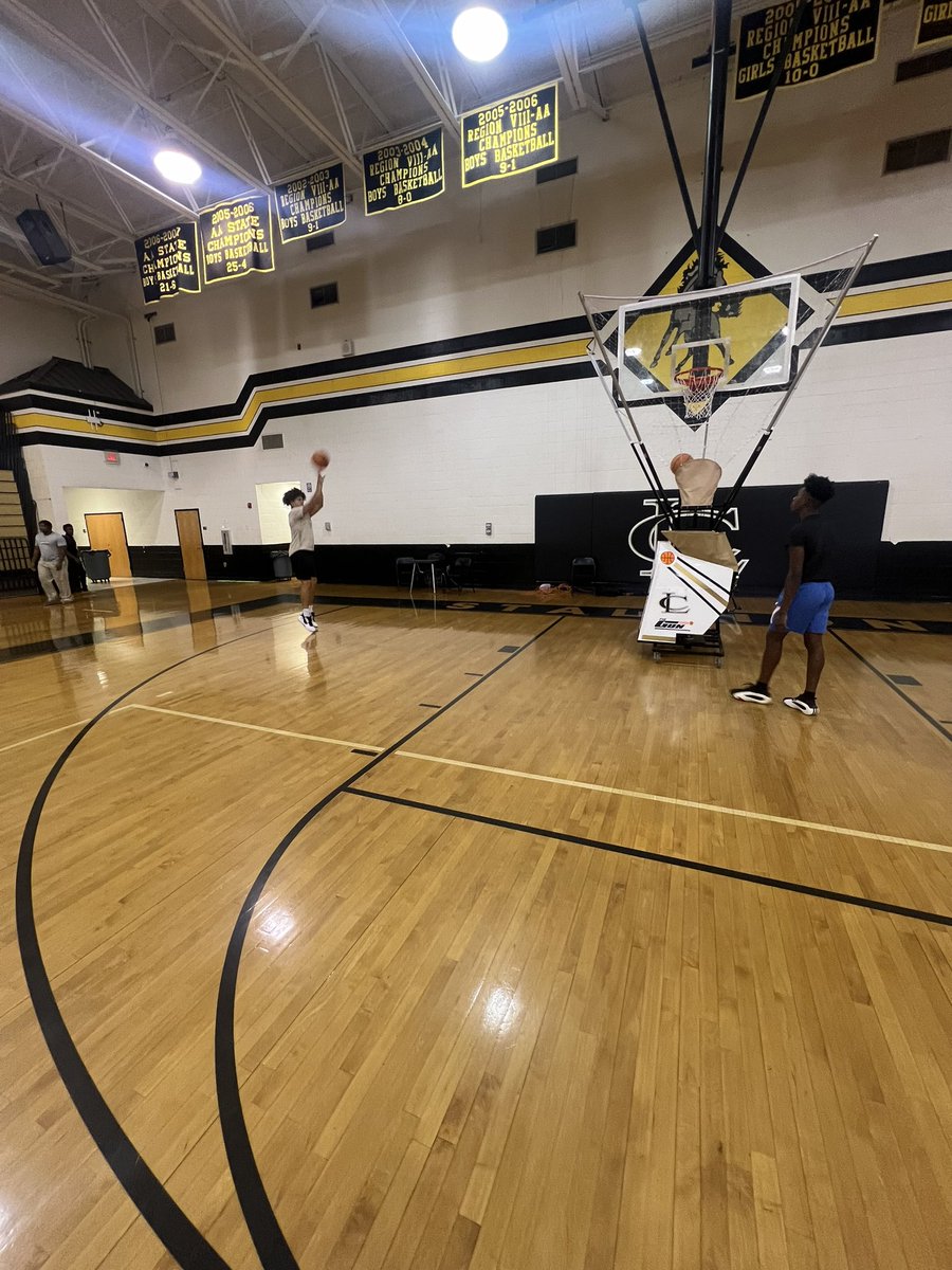 Lee Central Boys Basketball tweet media