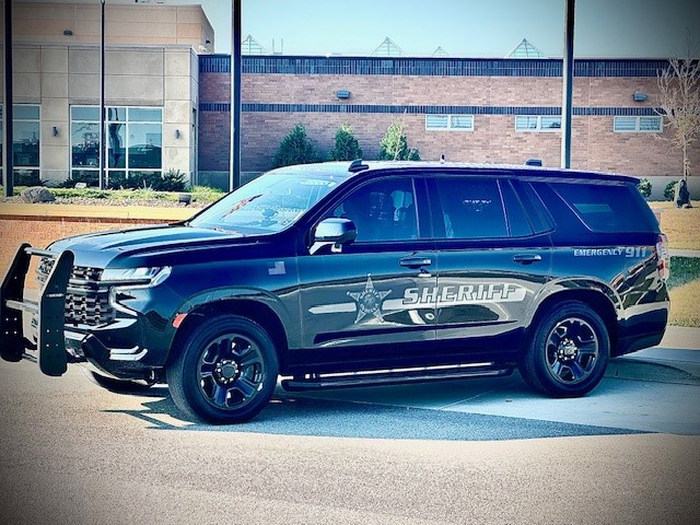 LOOKING FOR A NEW SUV? WE OFFER OUR DEPUTIES:
• Take Home Vehicle/5 year rotation
• Can be driven to adjoining counties

WE ARE HIRING....JOIN OUR TEAM!

Apply by September 13th: bit.ly/3AwoEmQ