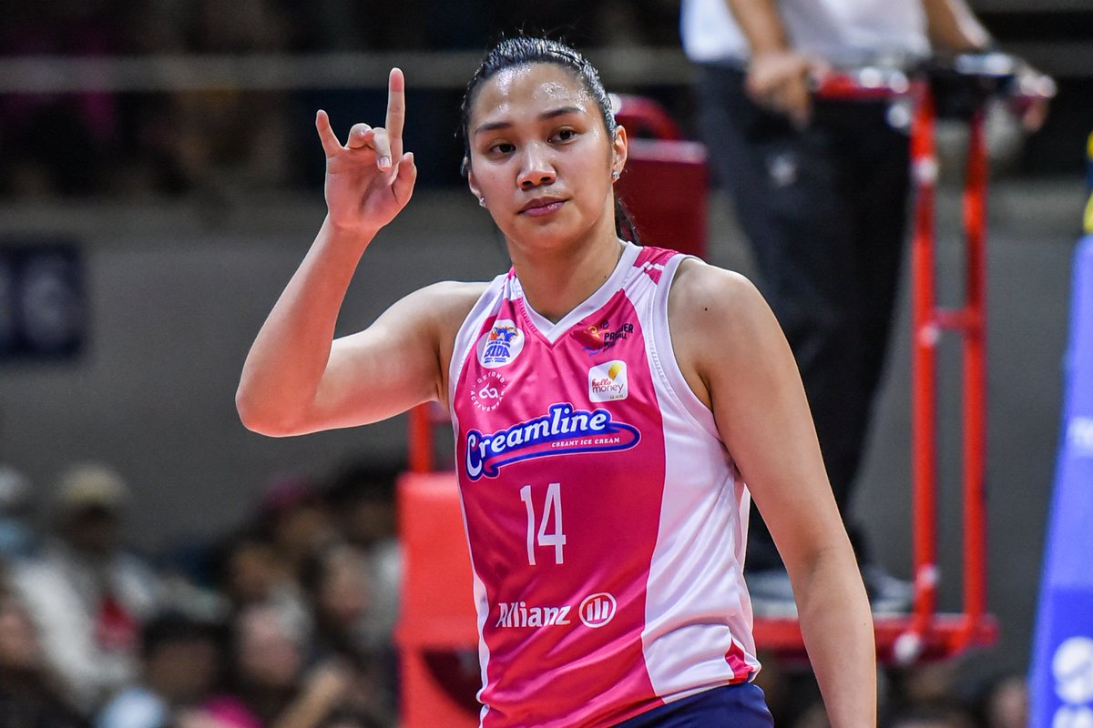 MadamBeadel's tweet photo. "When the time is right, I, the Lord will make it happen" 

3 championships in a year, so so proud of you @_beadel 🥹🩷

You've come a very very long way to be where you are right now, really prayed for times like this. 

Always right behind you, bei! 💌 https://t.co/3IZYcEGA0A