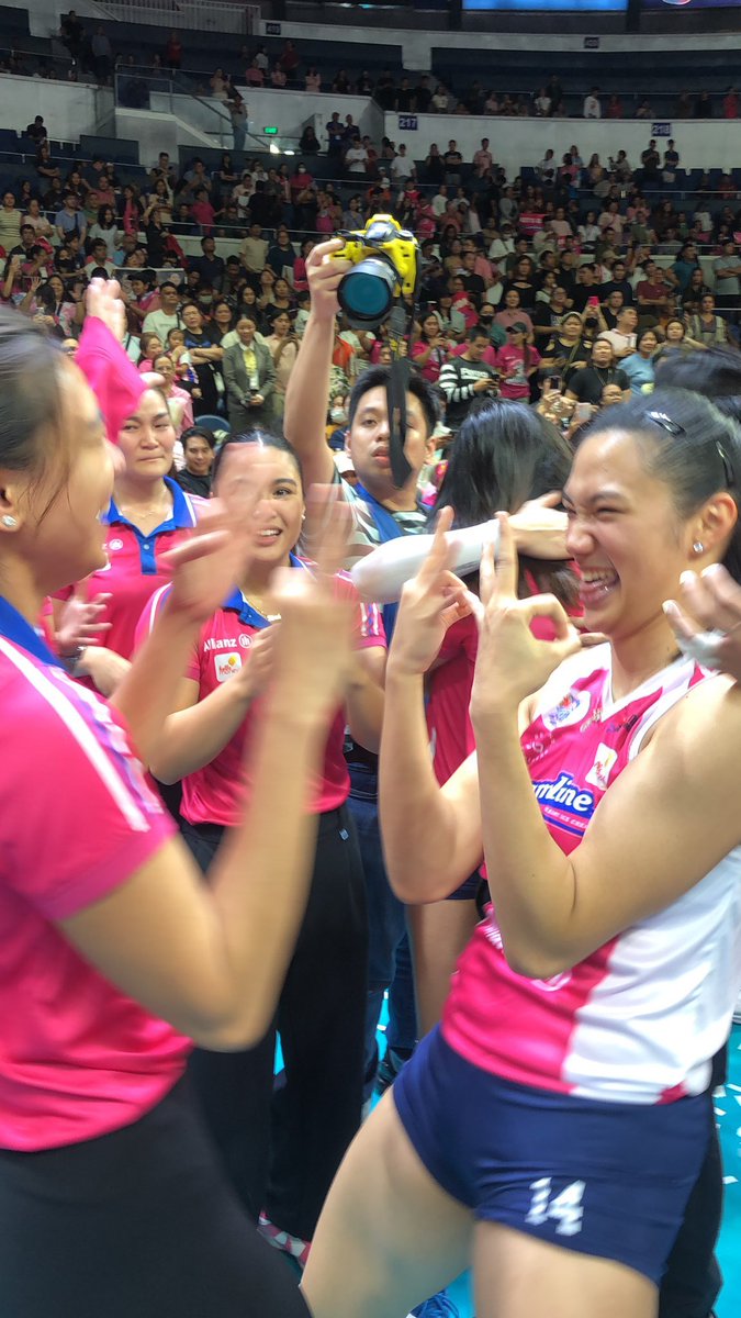 BDL and Alyssa GRAND SLAM moment!! 💕💕😭  From two ✌🏻 to three 👌🏼 Championships together!! ✨🏆🏆🏆✨ So proud of you <a href="/_beadel/">Bea de Leon</a>!! 🥹

#PVL2024 #Creamline