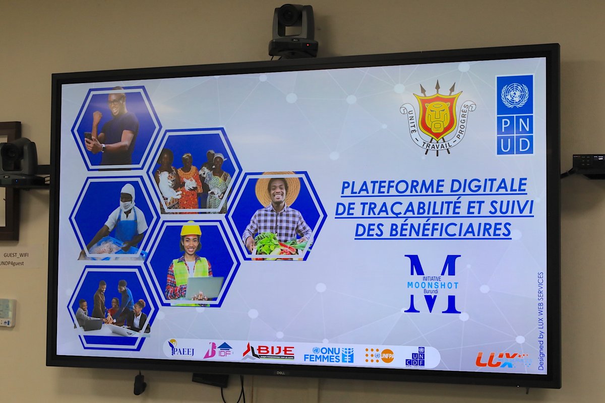 PNUDBurundi's tweet photo. Session de formation sur l'outil de traçabilité des bénéficiaires finaux de l'initiative #Moonshoot pour les jeunes et femmes entrepreneurs. La plateforme permettra une mise en œuvre synchronisée et optimale et un suivi en temps réel des résultats. #Burundi #ODD1 #ODD8 #ODD9 https://t.co/s4eF3iZHyC