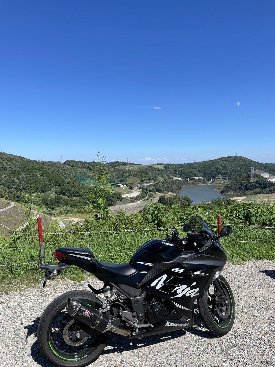 fripexobu's tweet photo. 名前:ガイ
年齢:27
性別:男
身長:172
住み:大阪
車種:Ninja250 winter edition
好き:バイク、カフェ、美味しいご飯
一言:ツーリング終わり温泉行きがちです！
　　よろしくお願いします✨
 #バイク乗りとして軽く自己紹介
#バイク乗りと繋がりたい
#初心者ライダー 🔰#バイク好きと繋がりたい https://t.co/SFMfo3VVsq
