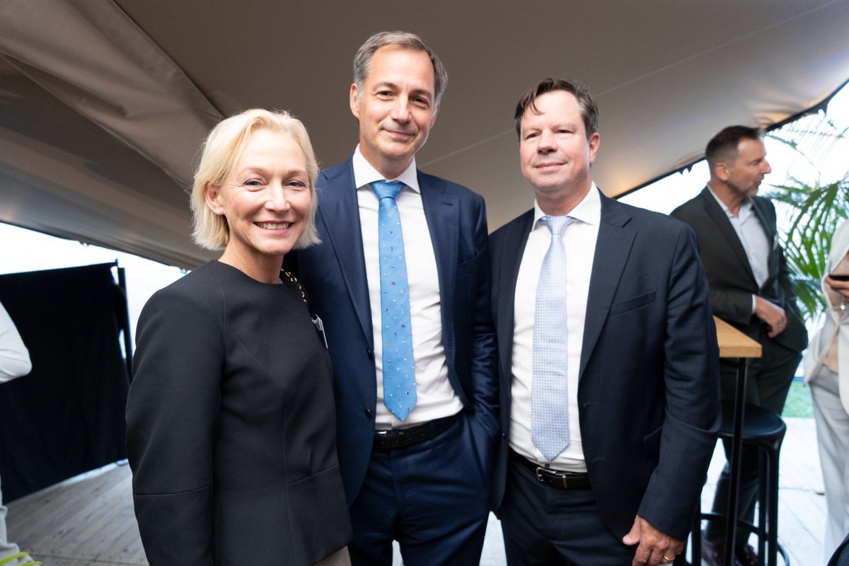 DIGITALEUROPE's tweet photo. Europe's future is bright...if we get it right! Many good ideas to succeed were shared at #EUBack2Business.

💡Now, time to implement them: Simplified regulation, pan-European investment, less #SingleMarket barriers...

There's some momentum after the #DraghiReport, let's do it! https://t.co/YGKoG4VyMP
