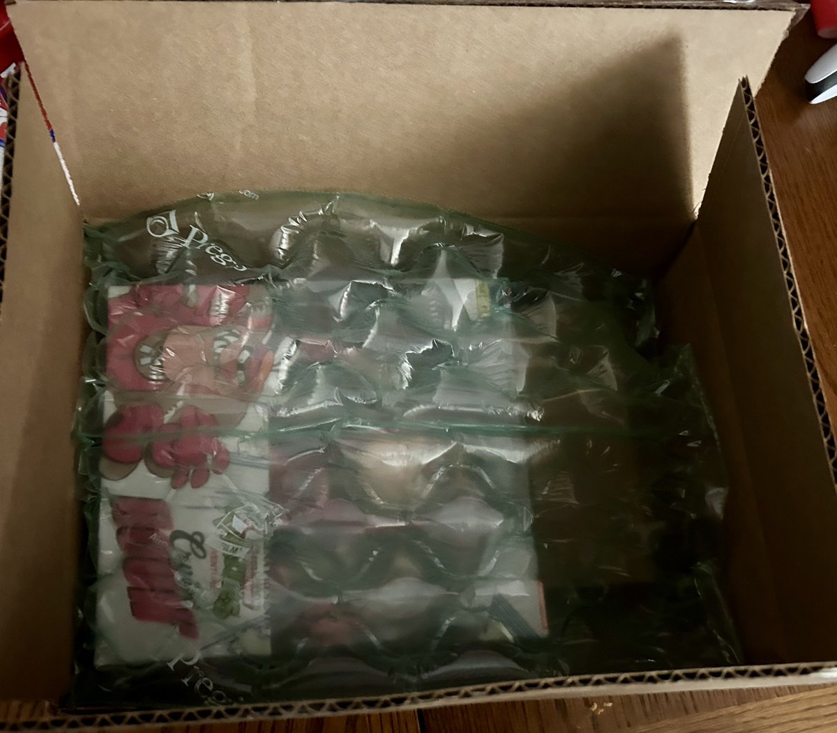 trenard2000's tweet photo. So whoever 225 is that works for @Target you seriously need a raise!!! I have NEVER received a package this well protected. Look at the attention to detail 😱😱
This should be the standard others strive for
🔥🔥🔥🔥🔥
#CHC #CollectorsHelpingCollectors #NECA #TMNT #CryinHoun https://t.co/3s7JGMC0zE
