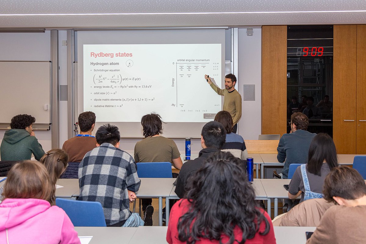 iqoqi's tweet photo. The IQOQI Summer School 2024 is in full swing. Students gain exciting insights into the fields of quantum physics &amp; into the research conducted in Innsbruck and Vienna.

After two intensive days at @iqoqivienna, students came to Innsbruck yesterday and enjoy a rich program here😀 https://t.co/yB2gEmogUI