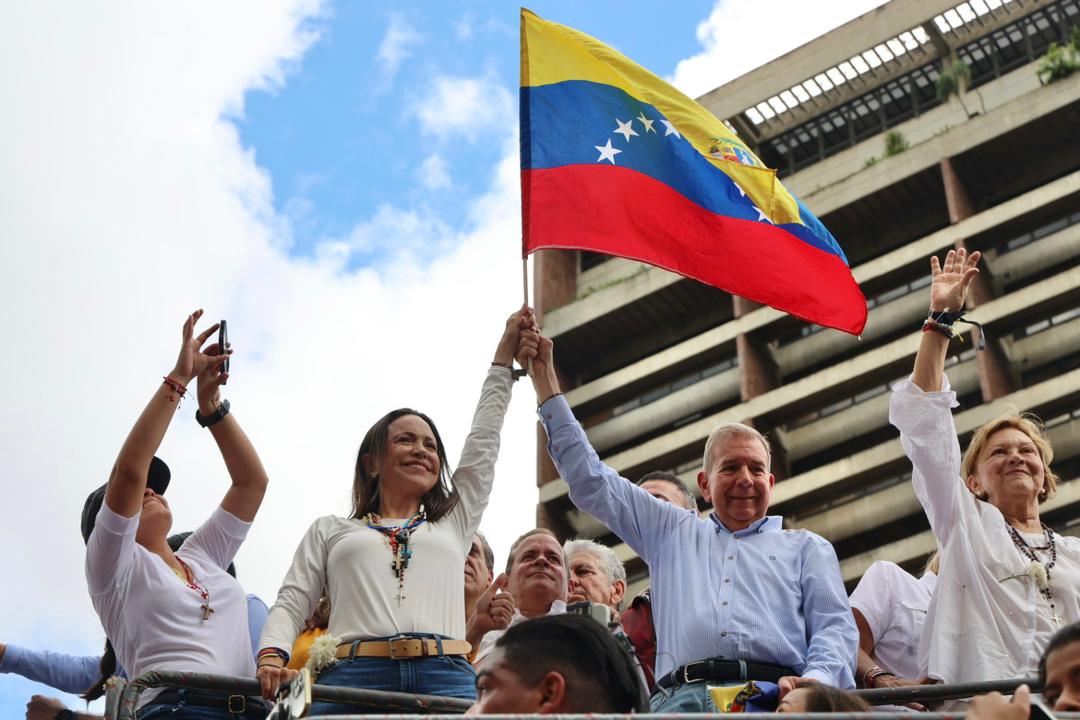 Edmundo González Urrutia: El mandato que recibí el 28J es irrenunciable y la lucha junto a María Corina es inquebrantable dlvr.it/TD8T5C