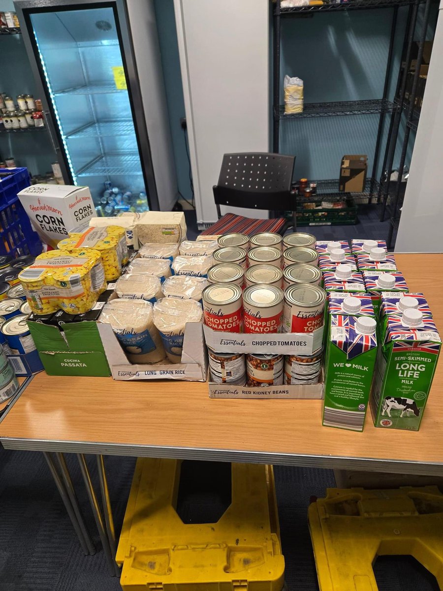 Sarah_OSBX's tweet photo. Please share📣
Butetown Community Centre are inviting local business from the #Cardiff #CardiffBay area, to become Food Pantry supporters!
Join us as a #SocialValue partner and make a difference today🏴
@ButetownCentre #CohesiveCommunity #CostOfLiving
Mermaid Quay donation❤️ https://t.co/BDV2inQn7v