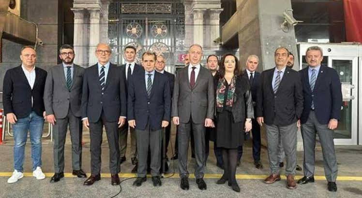 AtavradZyech's tweet photo. Derhal Şimdi Şu An  #DursunÖzbekİstifaET https://t.co/gPkNUY1eT8