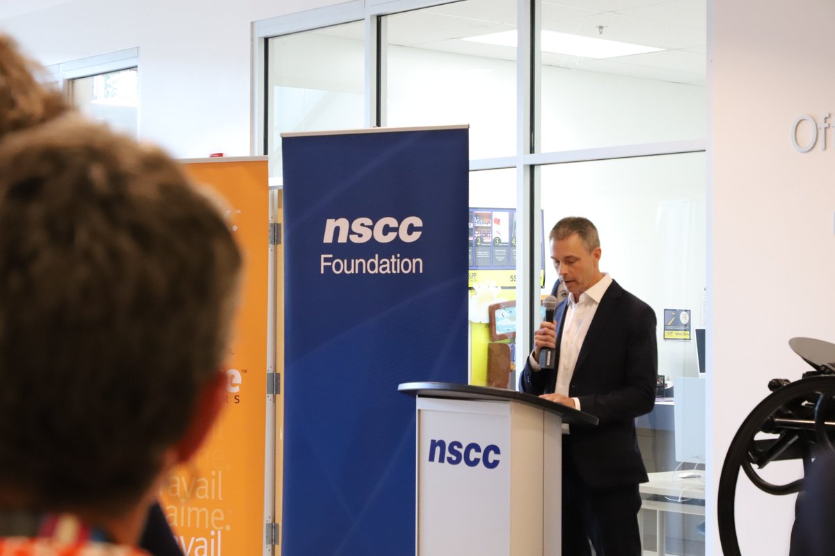 Office Interiors tweet media