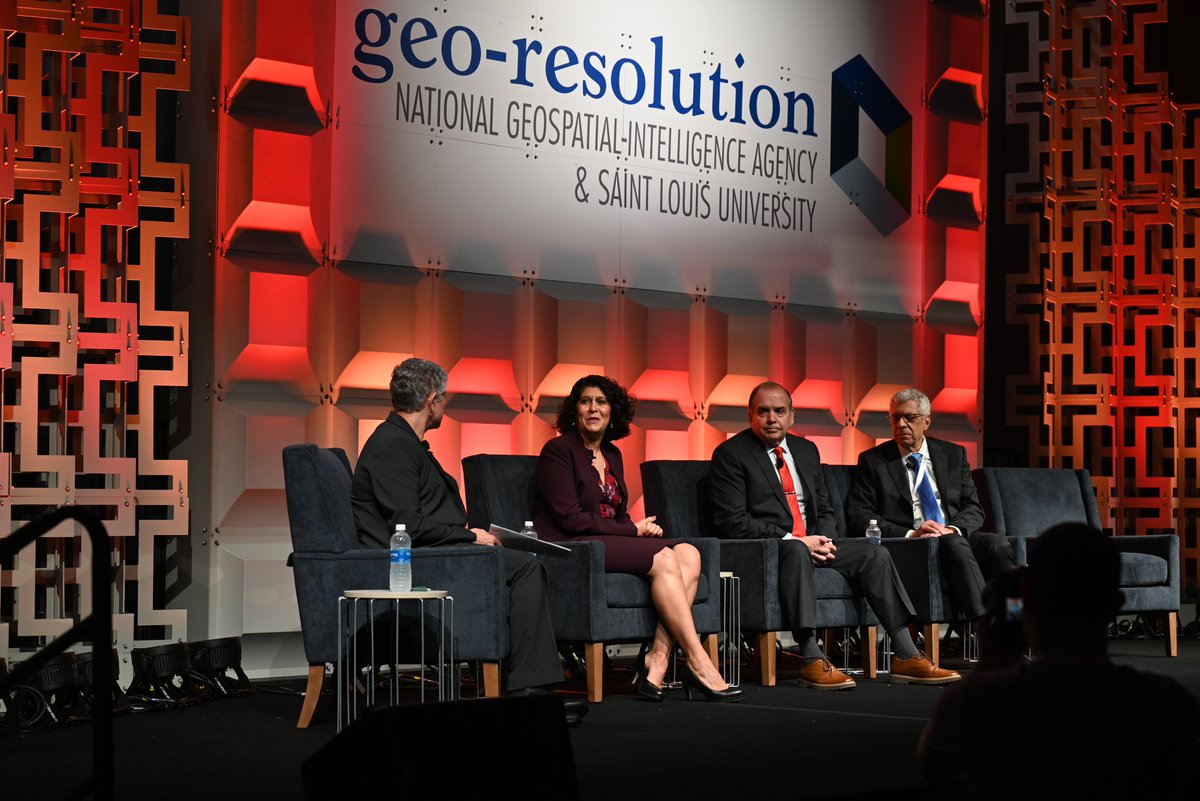 TaylorGeospatial (@taylorgeostl) on Twitter photo "Today we have an amazing story that is the dream of #geospatial in St. Louis."
--<a href="/nadinesa/">Nadine Alameh (also @thenadinesa.bsky.social)</a>, executive director of <a href="/TaylorGeoSTL/">TaylorGeospatial</a>
#geores2024 is off to a spectacular start with an inspiring Leaders' Look discussion! "Today we have an amazing story that is the dream of #geospatial in St. Louis."
--<a href="/nadinesa/">Nadine Alameh (also @thenadinesa.bsky.social)</a>, executive director of <a href="/TaylorGeoSTL/">TaylorGeospatial</a>
#geores2024 is off to a spectacular start with an inspiring Leaders' Look discussion!