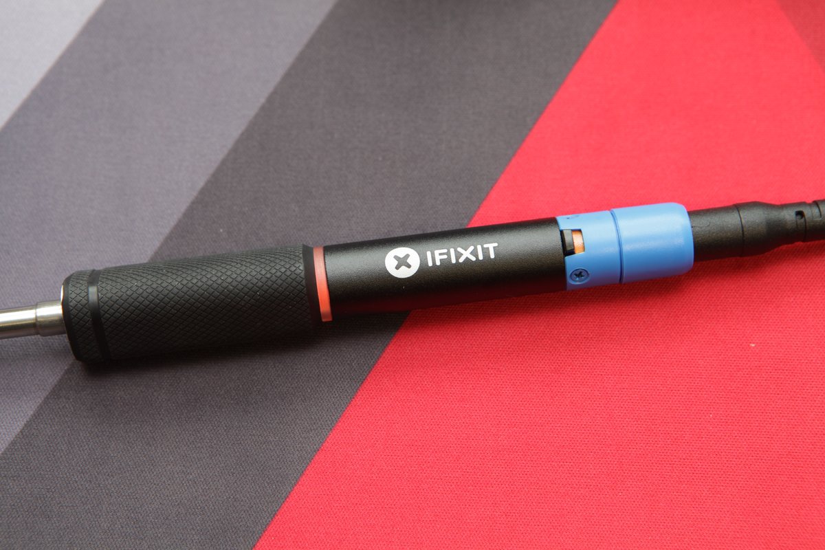 aschilling's tweet photo. Had the chance to use the new #FixHub soldering iron and portable soldering station from @iFixit for a couple of days. It's neat to have something like this, light,  without a power cord and fast reacting on temperature when picking it up.

https://t.co/o6hF8ZWRIe https://t.co/NUVFwuzDK5