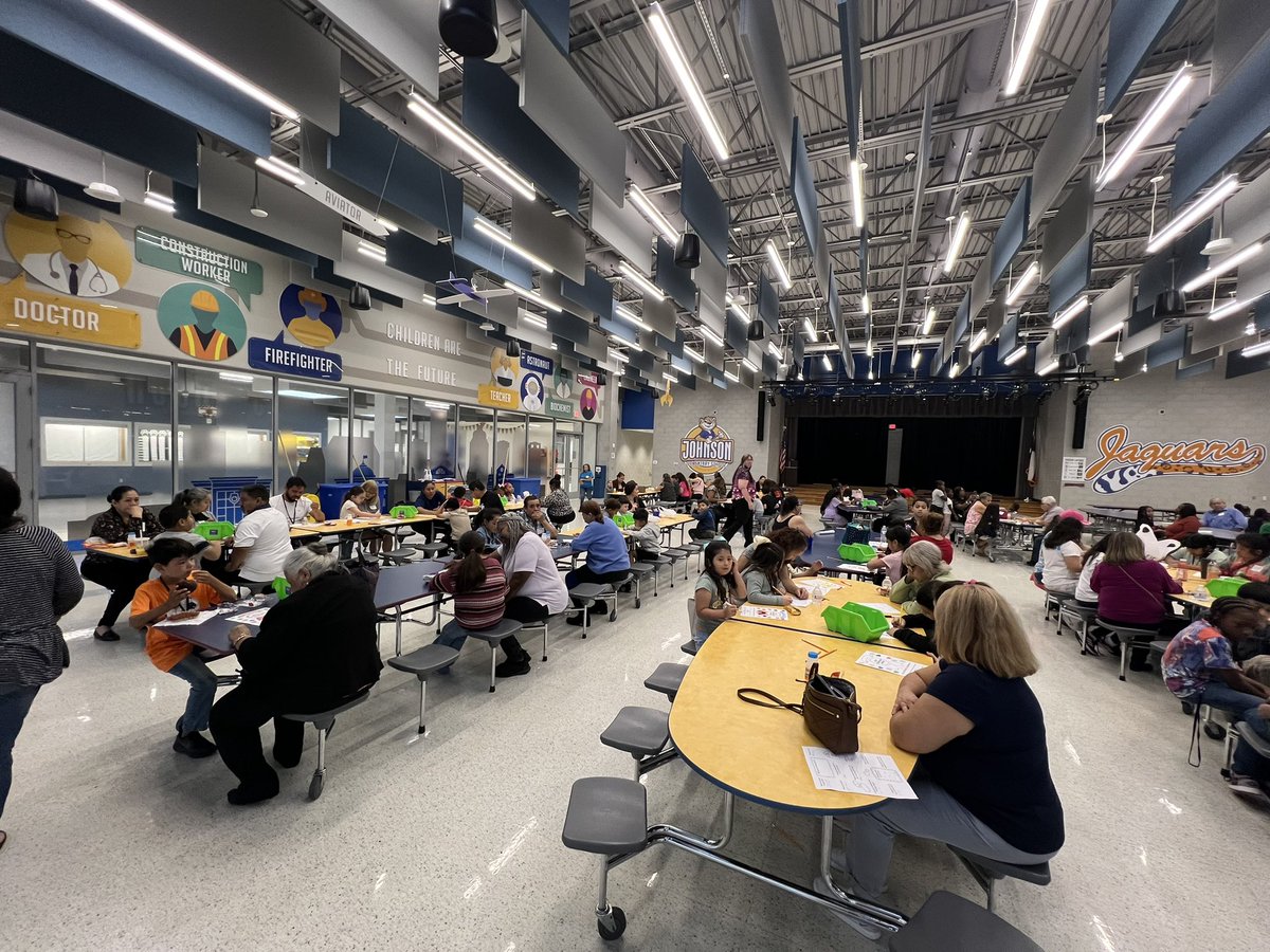 MrsU♥sBooks tweet media