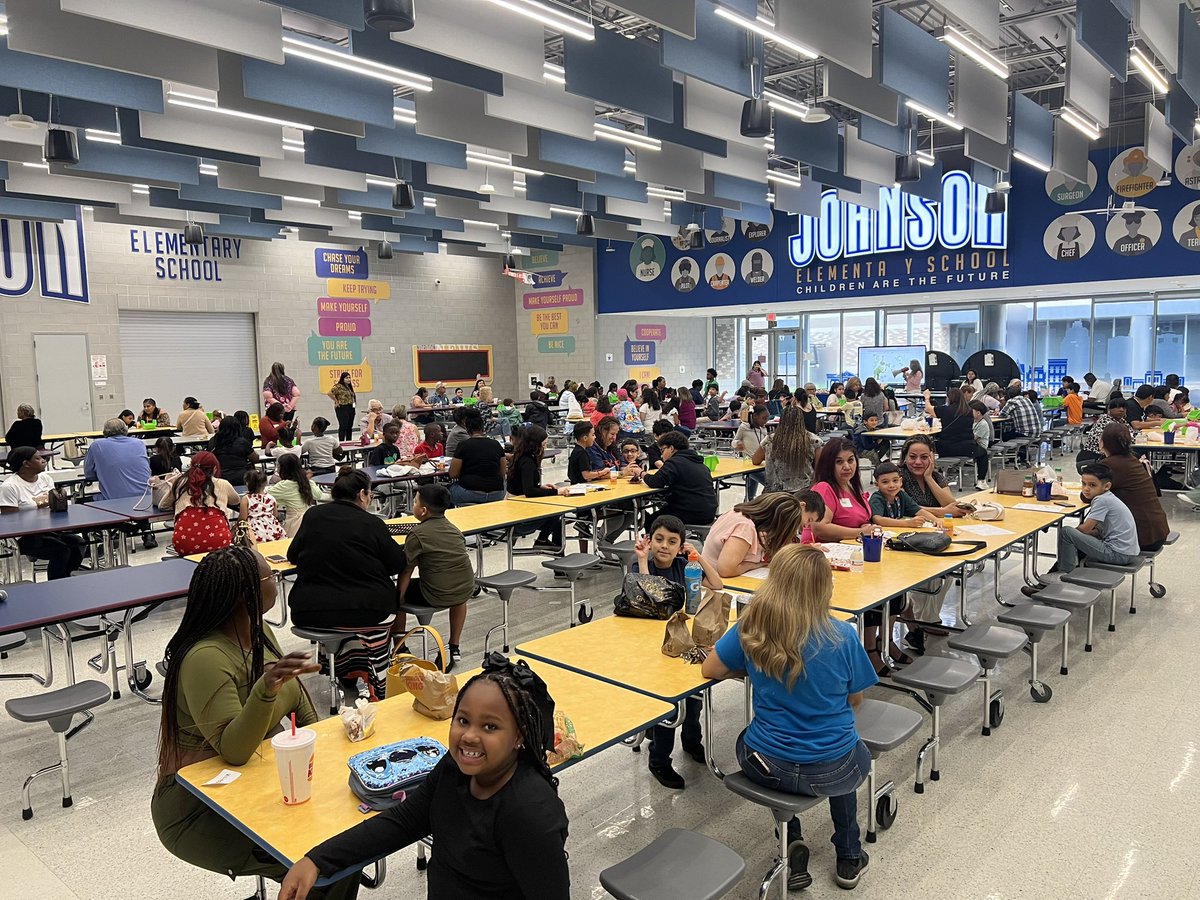 MrsU♥sBooks tweet media