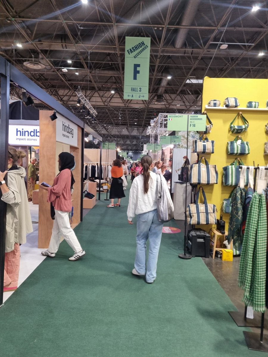BerquerPhilippe's tweet photo. Présent à MAISON&OBJET Visite des stands HindBag ; Cabaia ; Ogon ; Maison Scarlett ; Caméléon ; Affenzahn ; OrbitKey #Salon #SalonPro #Maroquinerie #Sac #Fashion #MaisonEtObjet #ParcDesExpositions #Hindbag #Cabaia #Ogon #Affenzahn #Orbitkey https://t.co/NtEHZbdEZ6
