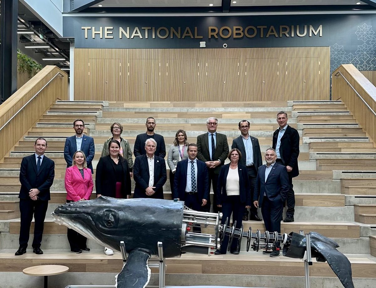 GermanCGEdin's tweet photo. @SpaceCommExpo in Glasgow  brings together companies from Scotland, Germany and other parts of the world. A big thank you to Scottish Development International for a fantastic programme for our delegation from Bremen, one of our biggest clusters in the German space sector! https://t.co/BSk6tU1JpD