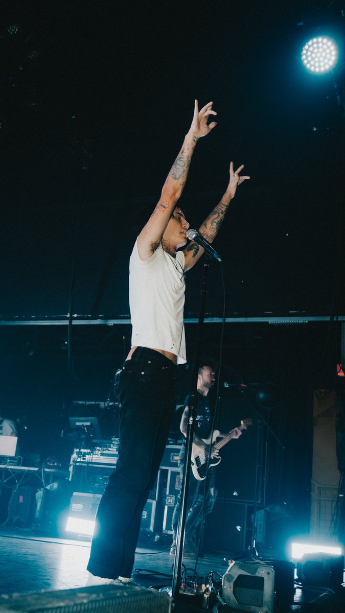 jxdn_access's tweet image. european tour starts today😊😊 can’t wait to experience shows like these again
