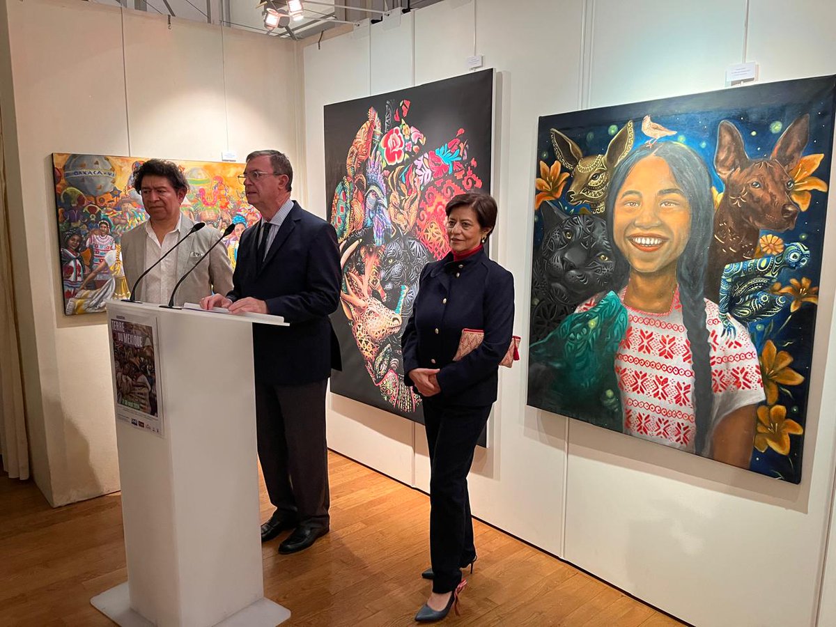 bjc_agua's tweet photo. Ravie d'assister à l'inauguration de l'expo "Terre du Mexique" à la @mairie6paris aux côtés du maire @jp_lecoq et de Nicolás Jiménez. Bravo aux 8 artistes 🇲🇽 invités pour la richesse et la diversité de leurs œuvres, qui reflètent la vitalité de leur environnement d'accueil ! https://t.co/JwrRqPF8xM