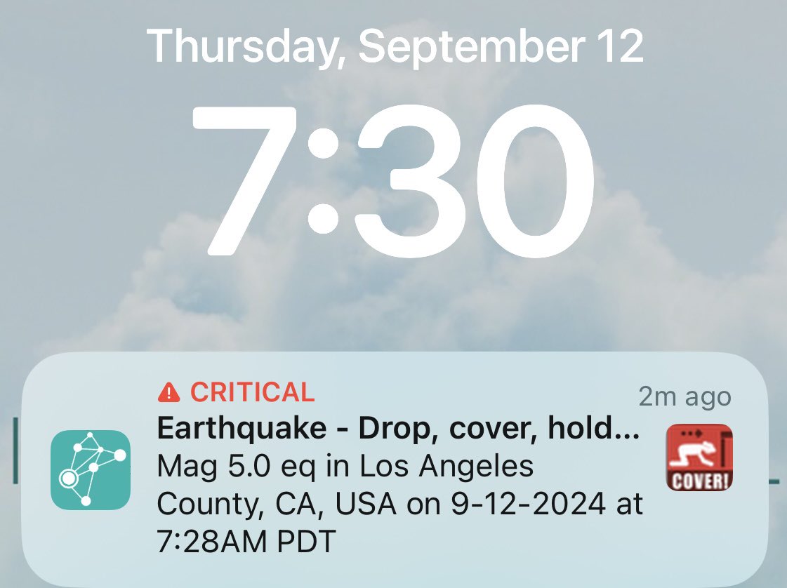 laura_schreiber's tweet photo. I guess Mother Nature thinks it’s time to get out of bed 😂 #riseandshine ☀️ #earthquake #earthquakelosangeles https://t.co/AOSHFOqgGZ