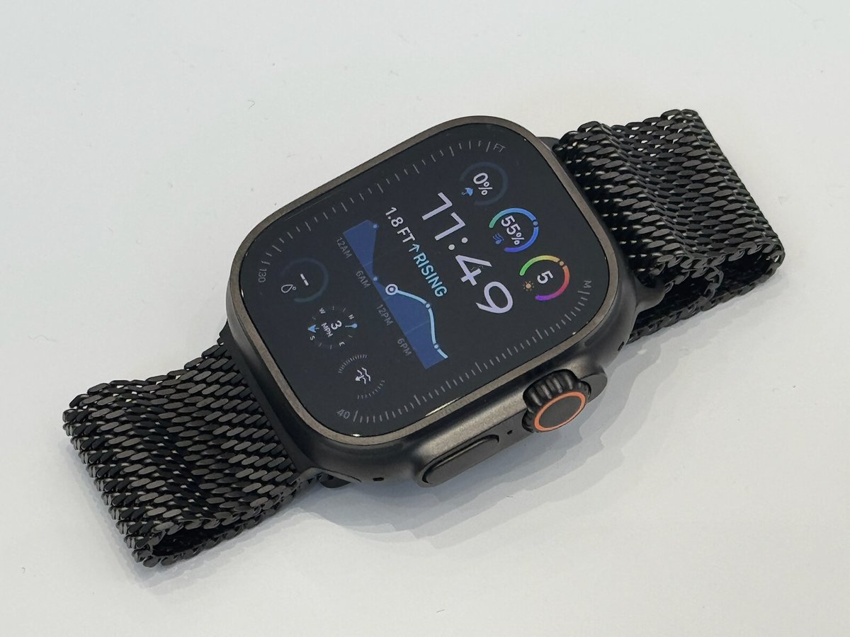 9to5mac's tweet image. Apple Watch Ultra 2 in black plus new titanium Milanese Loop. 

No spec upgrades, but we&apos;re here for this finish 🖤