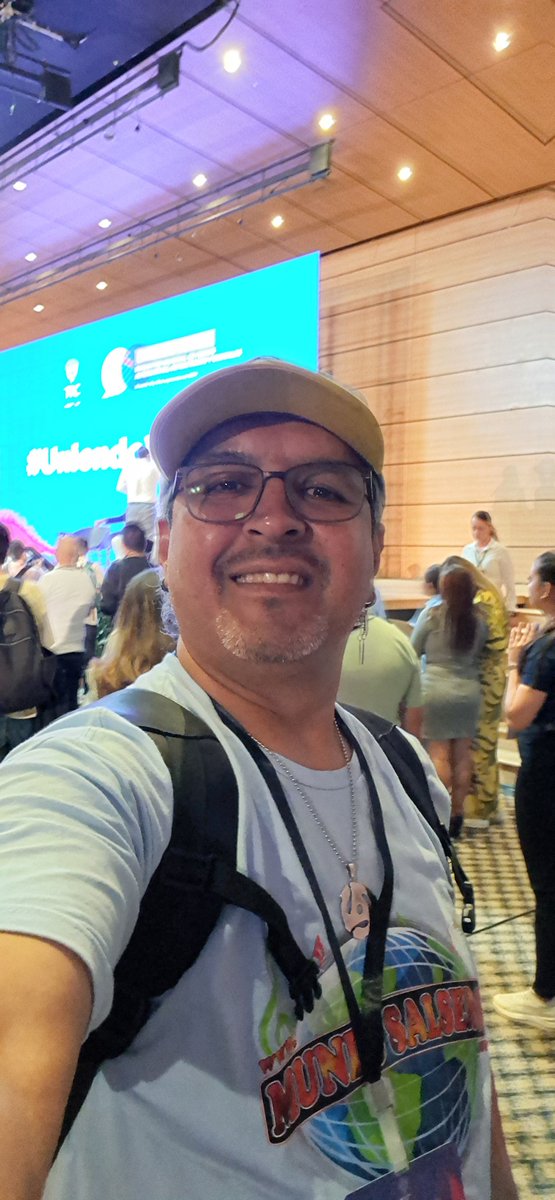 Participando del Encuentro Nacional de Medios Comunitarios #UniendoVoces en Armenia 

#MundoSalsero #QuikeSanchezDJ #Armenia