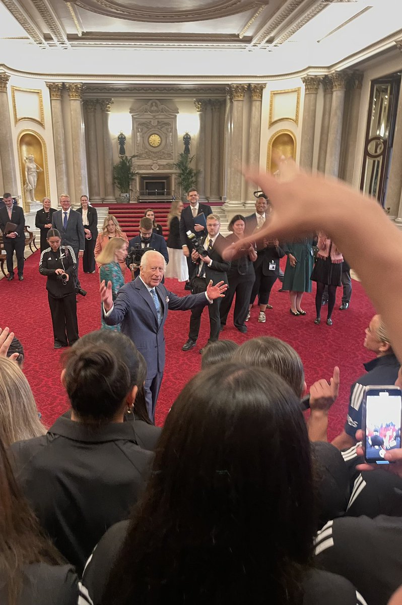 For everyone asking - yes I threw the King a Mana wave 🫳🏽