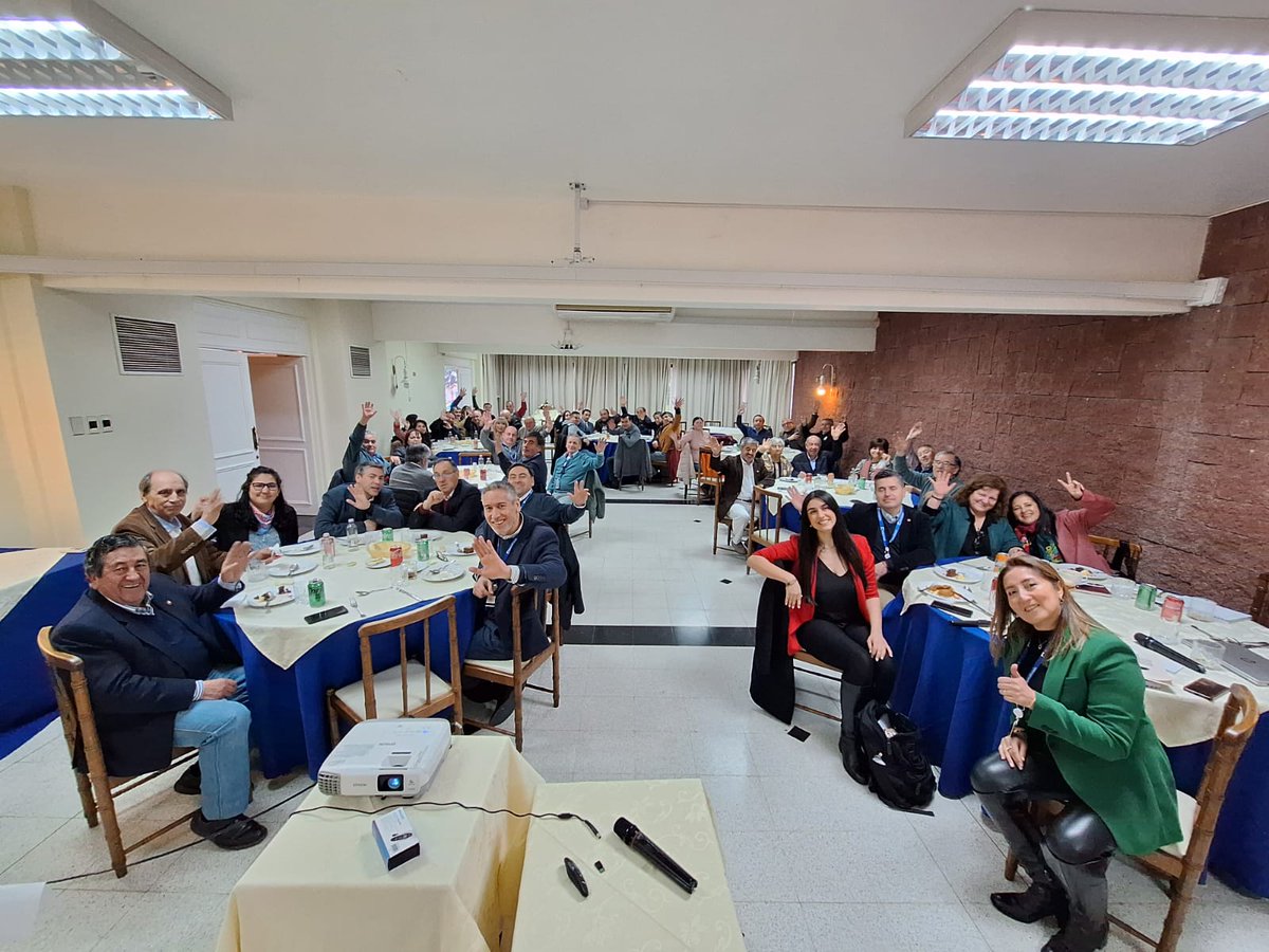 🚛⚡En el marco de su alianza estratégica, BancoEstado invitó a la Agencia de Sostenibilidad Energética (AgenciaSE) a participar de un importante encuentro en Villarrica, IX Región.

Lee la nota completa aquí 👉 lnkd.in/dUGHS3iB

#Electromovilidad