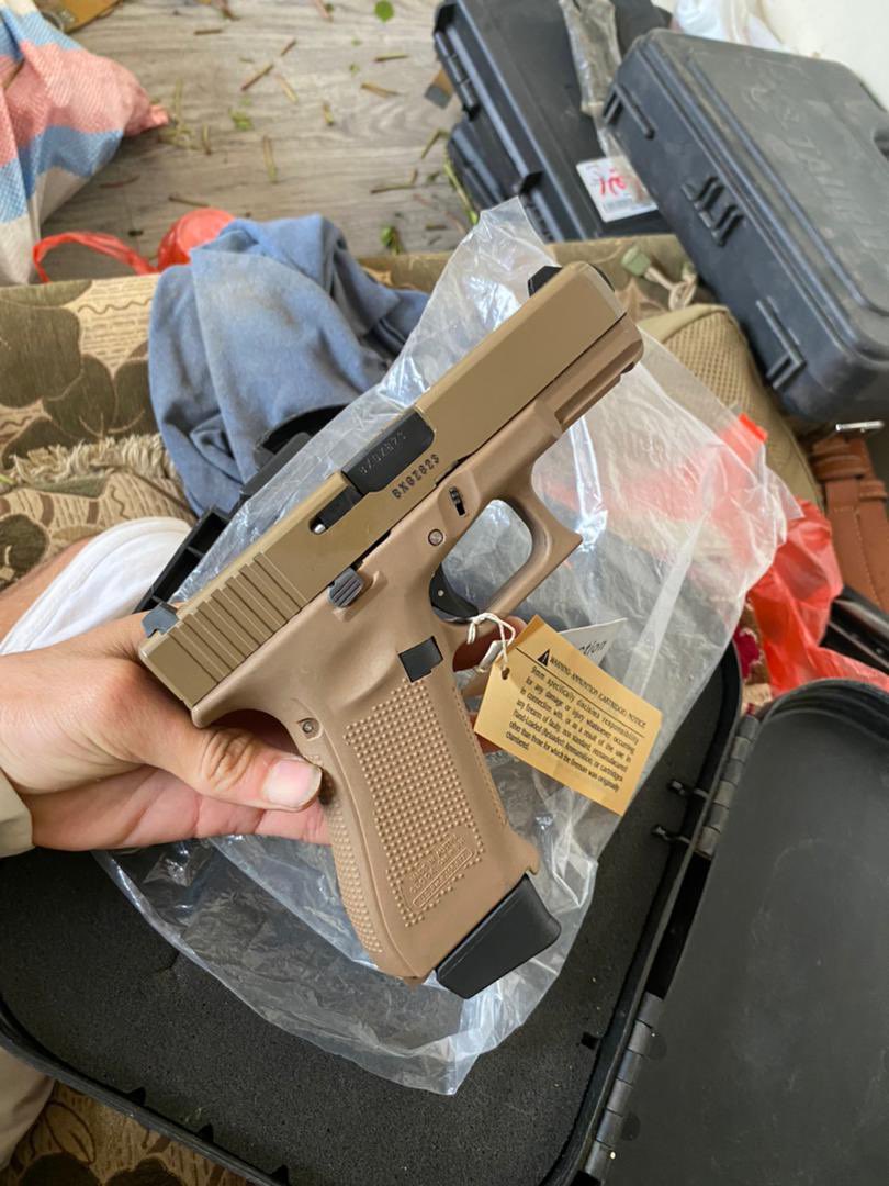 كلك باكستاني ابو 17 طلقه 

السعر 720 دولار

للتوصل 775651903