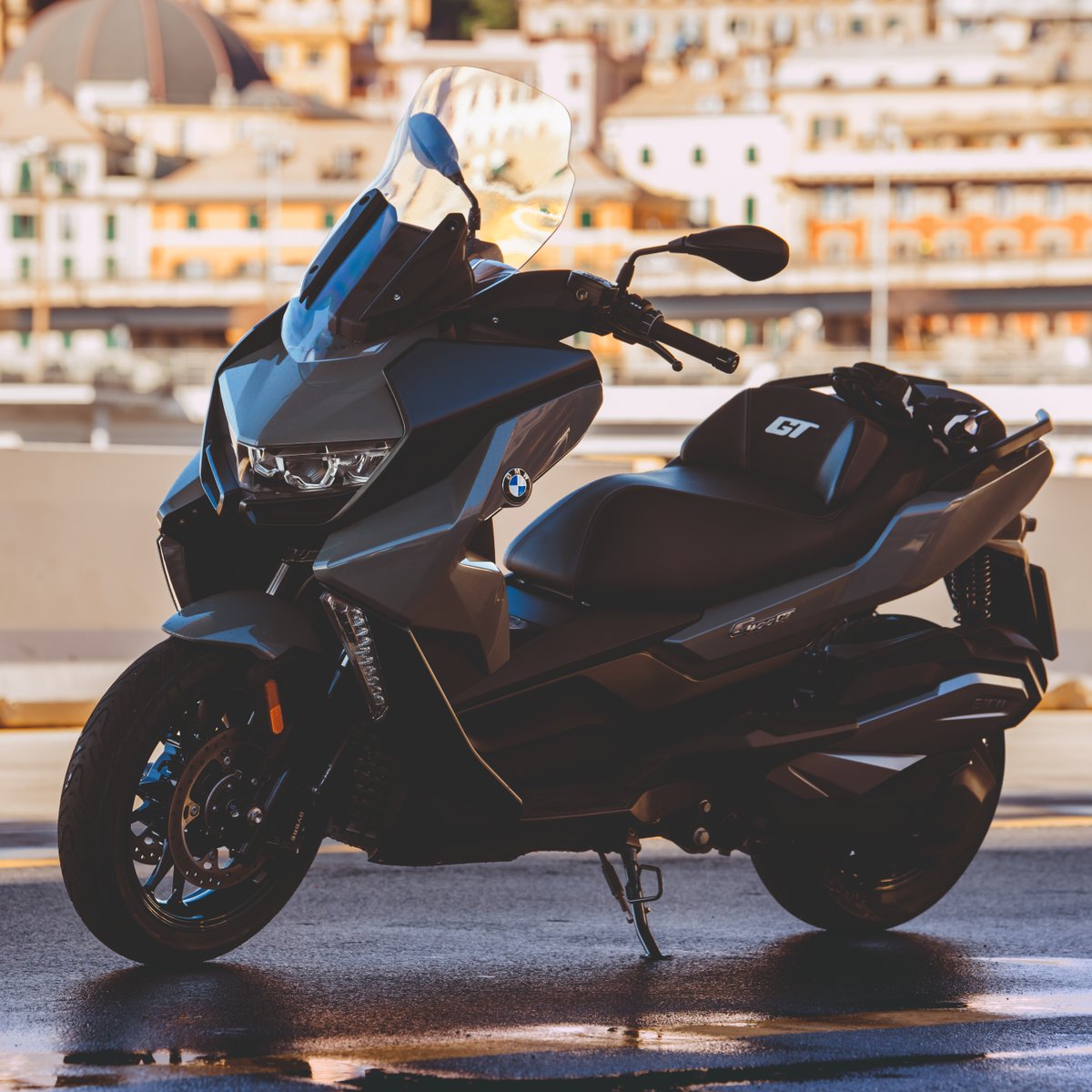 BMWMotorradKSA's tweet photo. اكتشف متعة المغامرات العصرية مع C 400 GT.

Discover the joy of modern adventures with the C 400 GT.

#BMWMotorradKSA #C400GT #MakeLifeARide #NeverStopChallenging https://t.co/yK0U7CAIXP