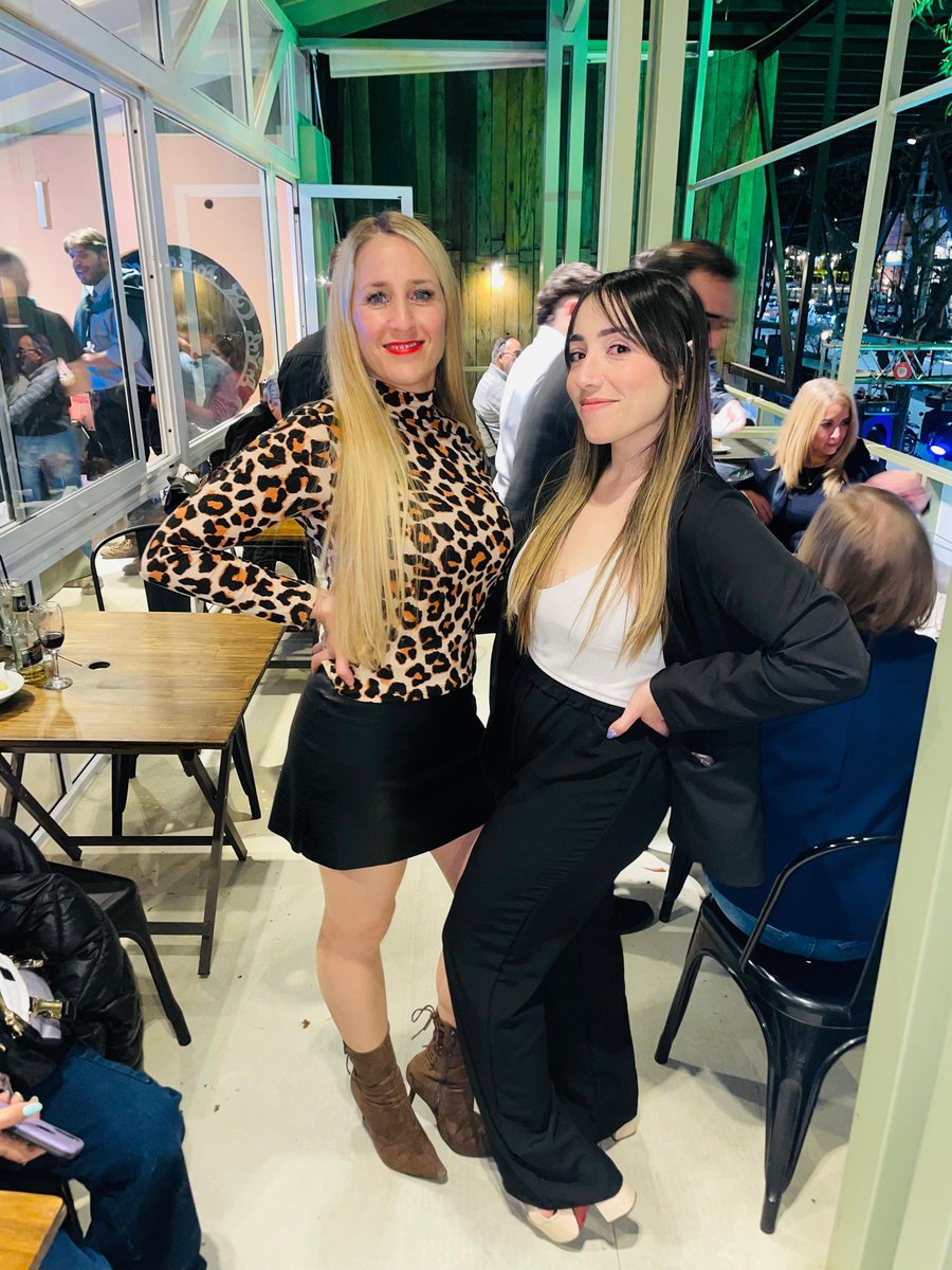 Hermoso evento y salida de amigas 🤍