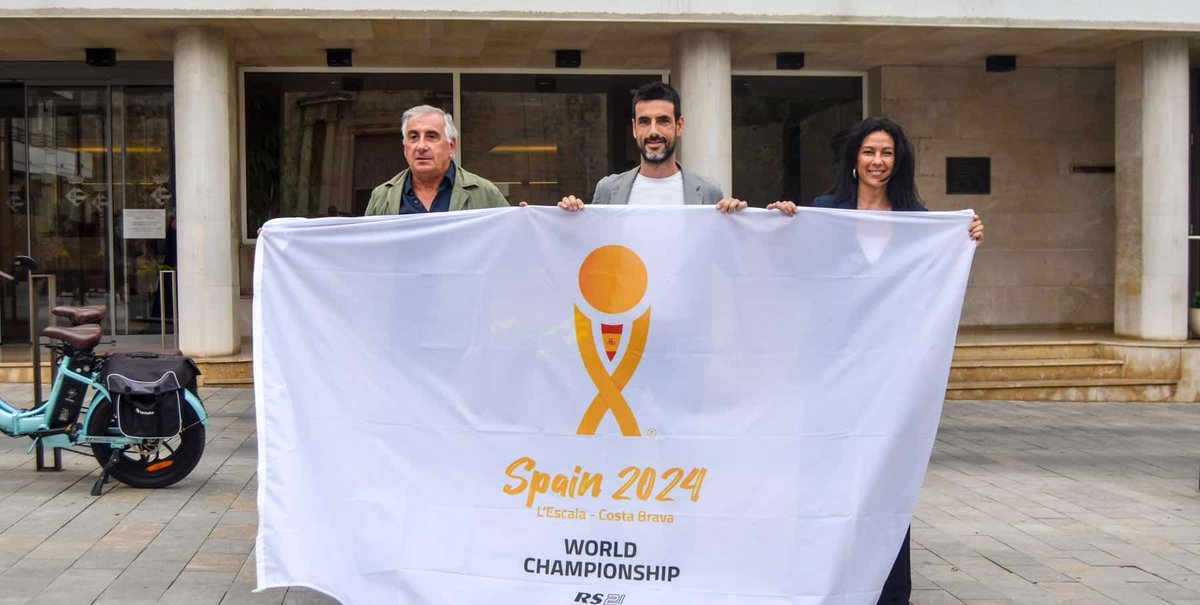 Club Nàutic L'Escala (@nauticescala) on Twitter photo Comença el compte enrere pel Campionat del Món RS21 a l'Escala! La regata ha estat presentada avui a l'Ajuntament de l'Escala i ja s'acosta... Us hi esperem! @escalamunicipal @costabravapirineu @diputaciogirona <a href="/sailingballena/">@SailingBallena</a> <a href="/vela_cat/">Federació Catalana de Vela</a> <a href="/FornellsMotor/">Fornells Motor</a> ow.ly/X0X450Tm4vi Comença el compte enrere pel Campionat del Món RS21 a l'Escala! La regata ha estat presentada avui a l'Ajuntament de l'Escala i ja s'acosta... Us hi esperem! @escalamunicipal @costabravapirineu @diputaciogirona <a href="/sailingballena/">@SailingBallena</a> <a href="/vela_cat/">Federació Catalana de Vela</a> <a href="/FornellsMotor/">Fornells Motor</a> ow.ly/X0X450Tm4vi