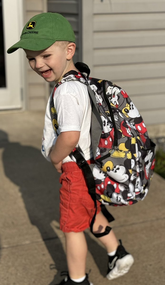 lilbabiluluxo's tweet photo. This episode of Bluey is called Levi goes to preschool 🥹

Please enjoy the compilation of the second born not caring about mom’s aesthetic pictures. And certainly no patience for the door to open 🙃#firstdayofpreschool https://t.co/T3okLrOXWi