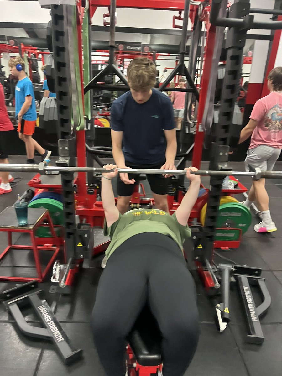 ohstrength's tweet photo. Huge shoutout to @OakHillsMBB for their work today in our weight room!! Our students with special needs are getting stronger!!!! #TheStandard #Thisisforeveryone https://t.co/86RdvXhPRx