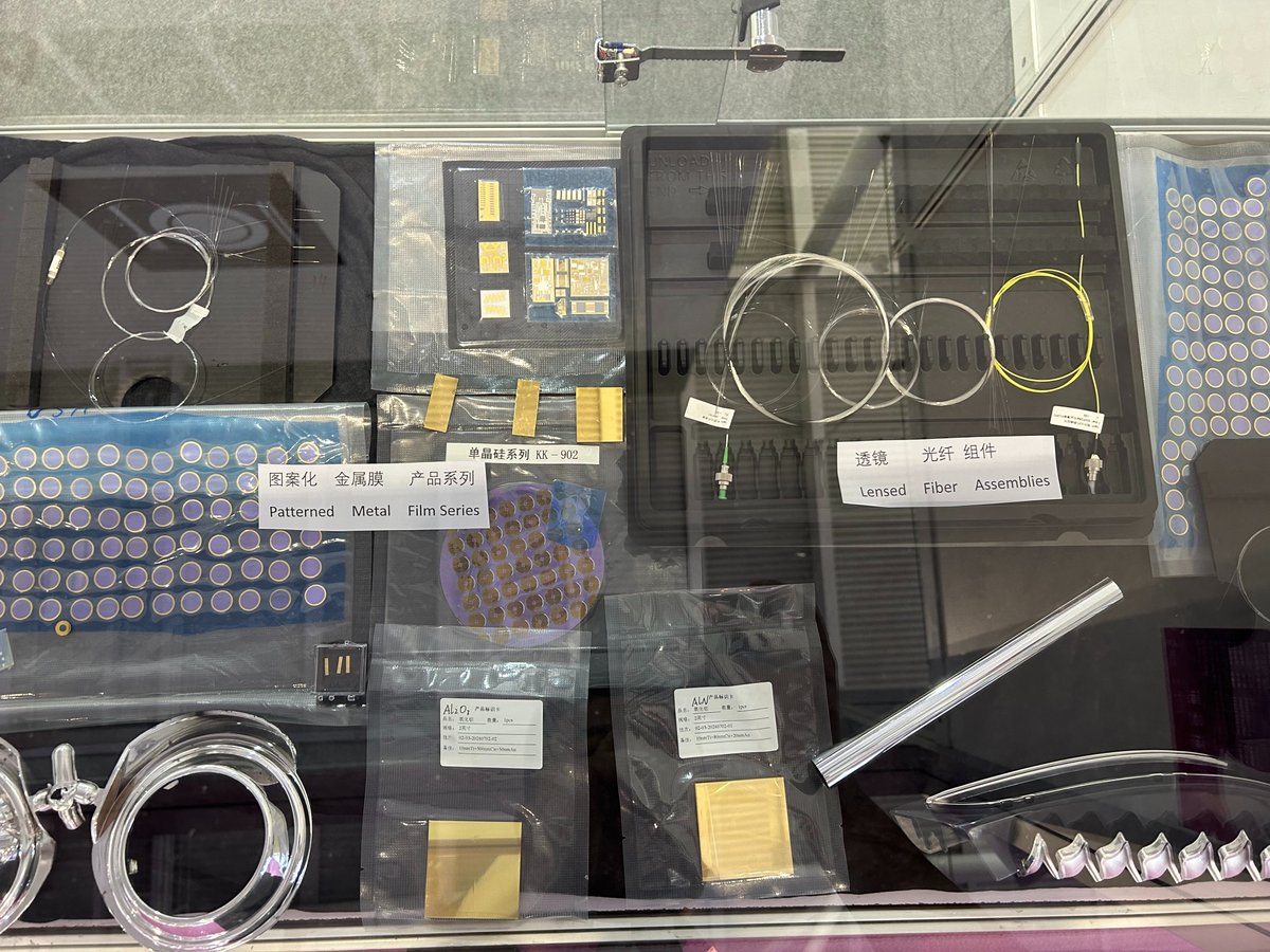 ray_photonics1's tweet image. Day 1 of China International Optoelectronic Expo!
📍 Visit us at Booth No. 4E029, RAY-Photonics Co., LTD.
#CIOE2024 #Optoelectronics #Photonics #OpticalComponents  #Biomedical
#semiconductor #laser #optics #infrared
#sensing #display #thinfilm #opticalfilter   #Spectroscopy