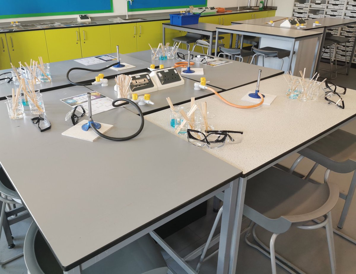 MHS_Science_'s tweet photo. Team Science is ready for open evening! @MaghullHighsch #openevening2024 https://t.co/nOJiRpFw5z