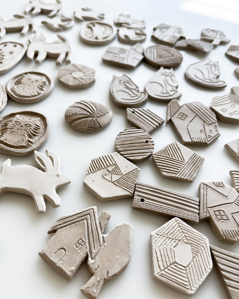 _1212craft_'s tweet photo. Before firing

#handmadepottery #ceramics #potterylove #porcelain #handcraft #1212craft #highfirepottery #potterydesign #ceramicbrooch #oneofthekind https://t.co/WpcQ1l0wGH
