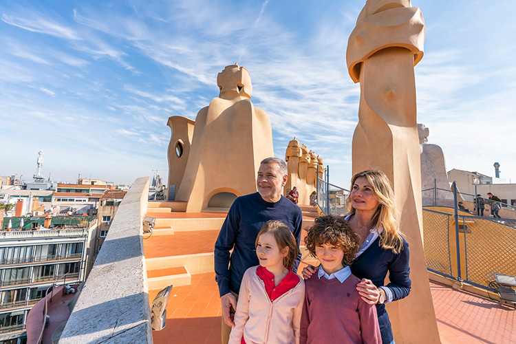 socpetitcat's tweet photo. Promoció La Pedrera Essencial, Menors de 12 anys gratuït
https://t.co/D6iiFEiysR
Visita La Pedrera i entraràs al món d'Antoni Gaudí. Descobriràs en primera persona com la natura és l’origen i la inspiració de l’edifici.
#LaPedrera #activitatsfamiliars #promocions @FCLP_Fundacio https://t.co/S9sl9jk6t3