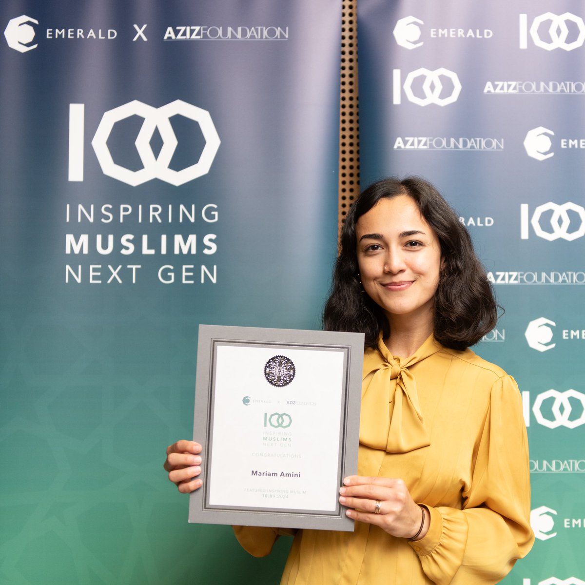 aminiarchives's tweet photo. Thank you @AzizFndn and @emeraldnetwork for this incredible honour, and a huge congratulations to all my fellow listees! Grateful to share this moment with you π
#Alhamdulillah #Emerald100 #inspiringmuslims https://t.co/bqe1doJrz9